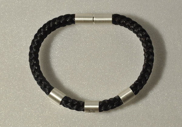 Pferdehaar-Armband mit drei Silberspangen