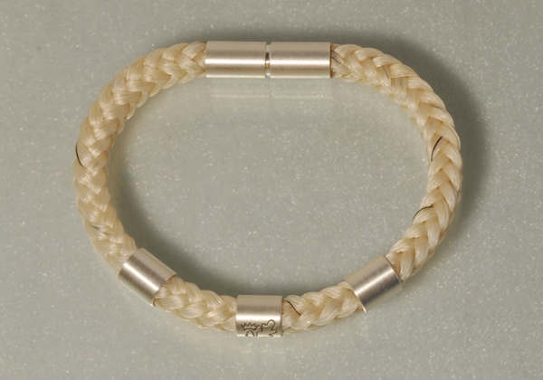 Pferdehaar-Armband mit drei Silberspangen