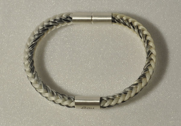 Pferdehaar-Armband mit Gravur