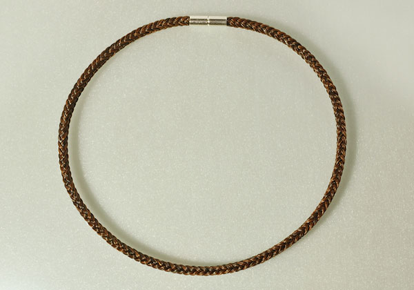 Collier aus Pferdehaar